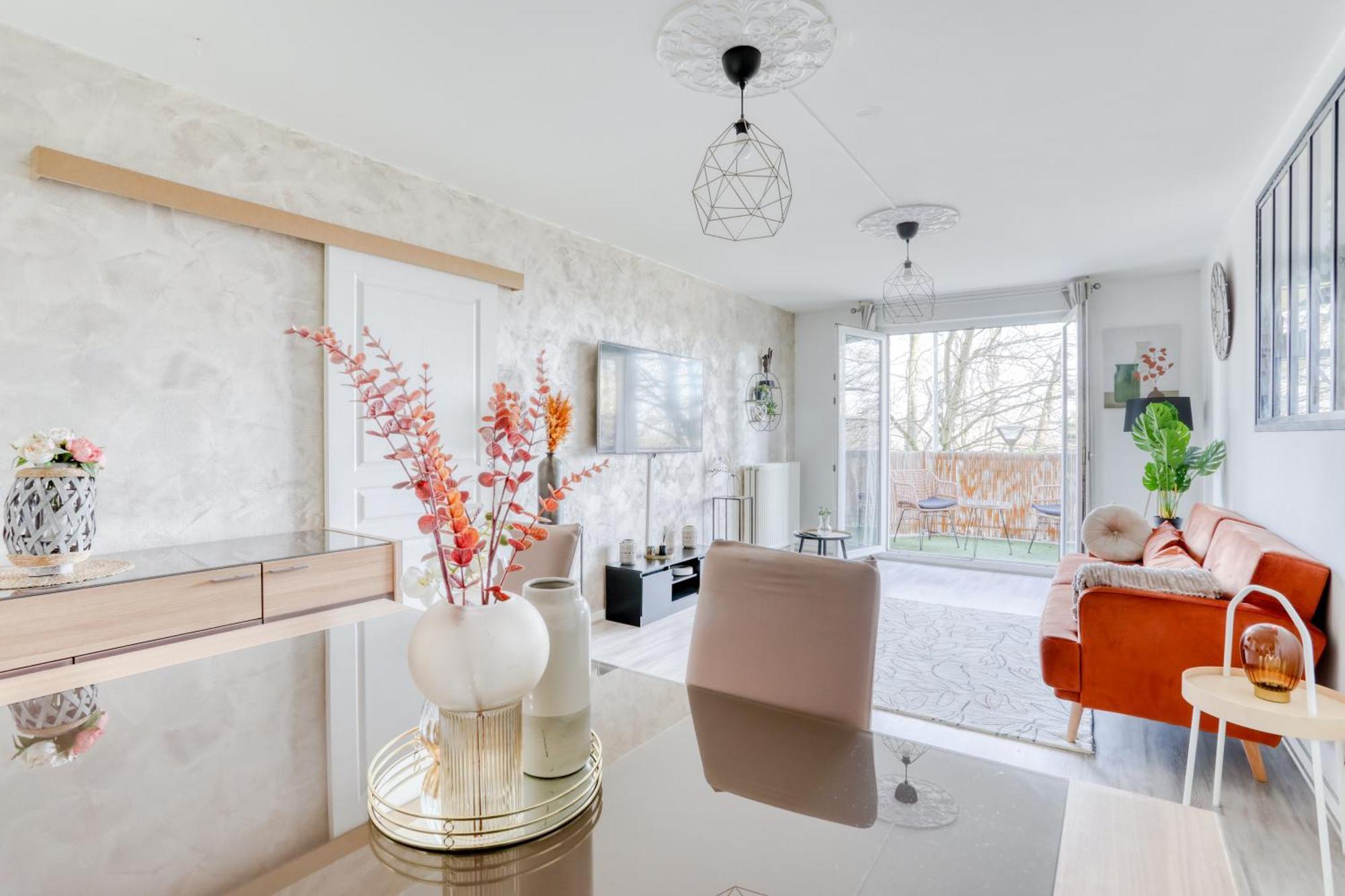 Le Warm Cocon - Spacieux T3 - 5 Personnes - Wifi Et Parking Rosny-sous-Bois Kültér fotó